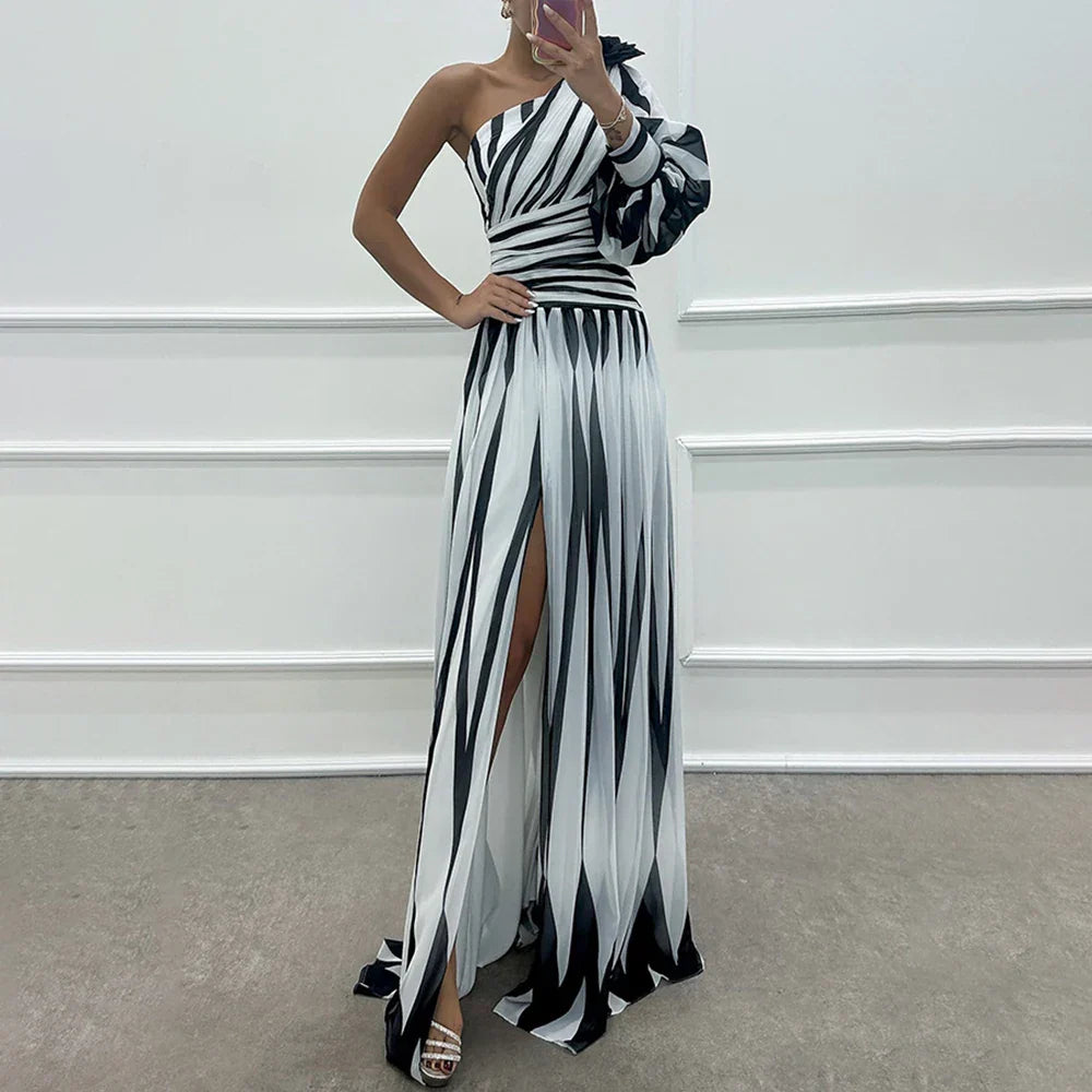 Liva | Elegant Sommarklänning Dam med V-Cut för Varma Dagar-3