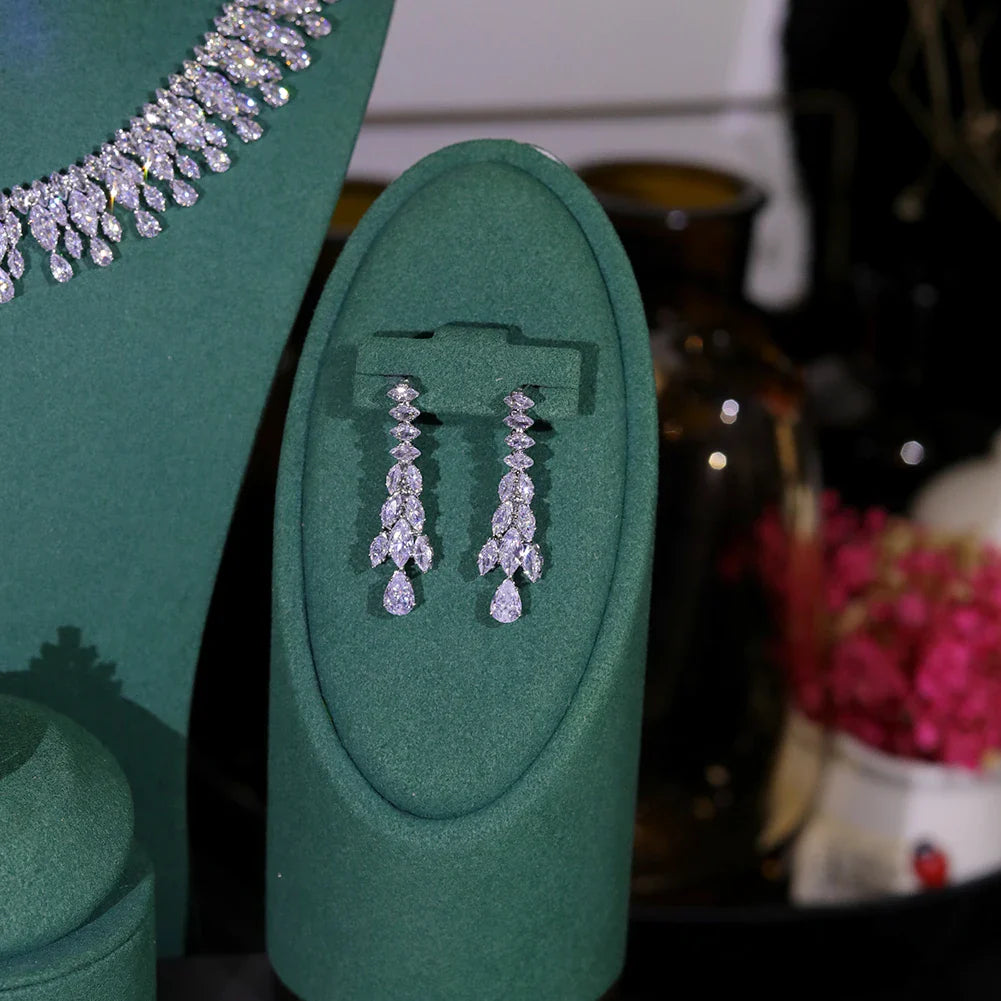 Theresa | Elegant Kubisk Zirkoniumhalsband och Örhänge – För Tidlös Stil 5