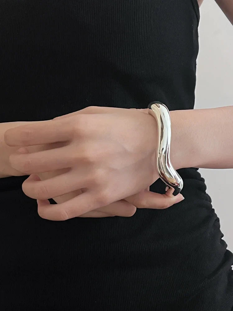 Blom | Gotiskt Brett Armband – Oregelbunden Unik Design För Djärv Look 4