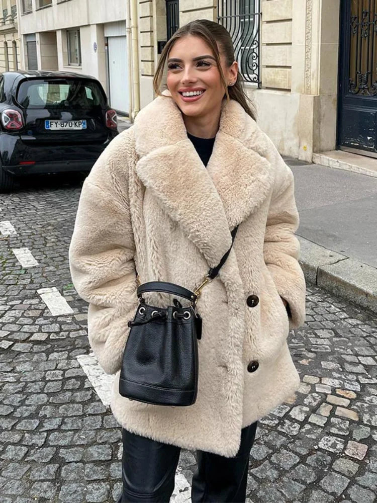 Azalea | Lyxig Faux Pälsrock För Eleganta Vinterlooks 1