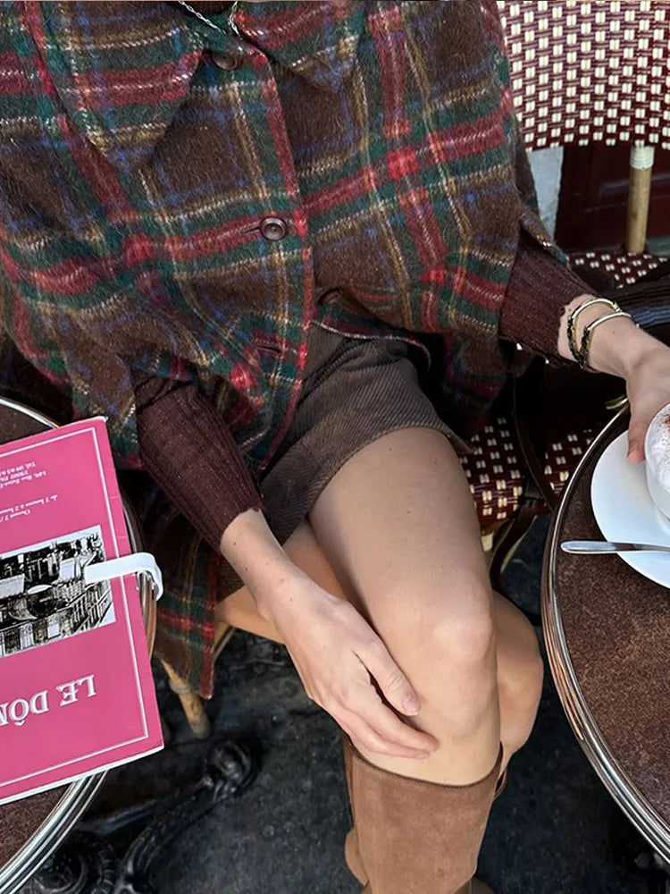 Angela | Elegant Cape i Ullblandning – Rutig Design för Stil och Komfort 4