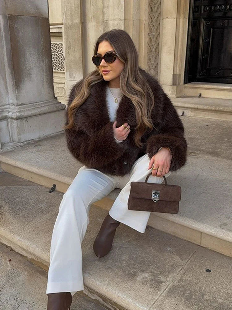 Christina | Elegant Faux Pälsrock – Vändbar Krage För Stil Och Komfort 4