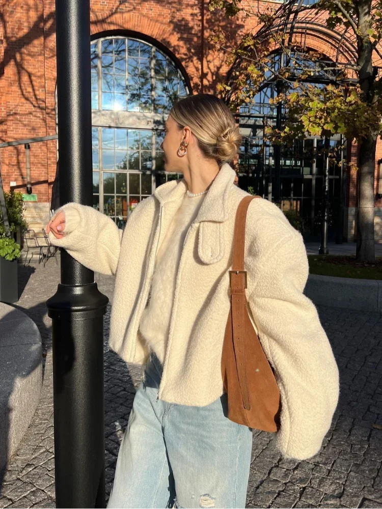 Delphinies | Elegant Kort Kappa Dam – Med Dragkedja För Värme Och Stil 4