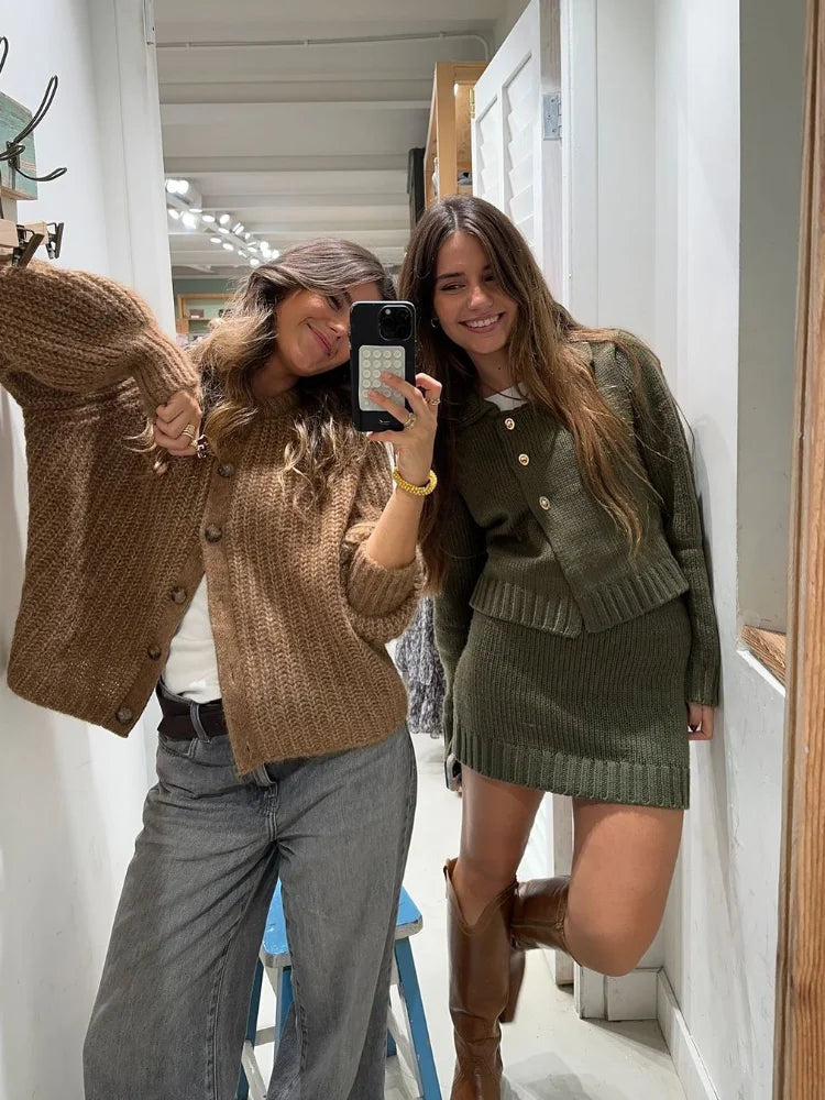 Kiana | Eleganta Stickad Kofta Och Minikjol – För Mångsidiga Tillfällen 5