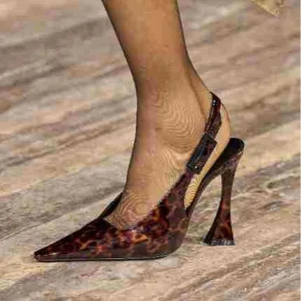 Clemen | Eleganta Dam Sandaler – Patentläder för Stiliga Tillfällen 4