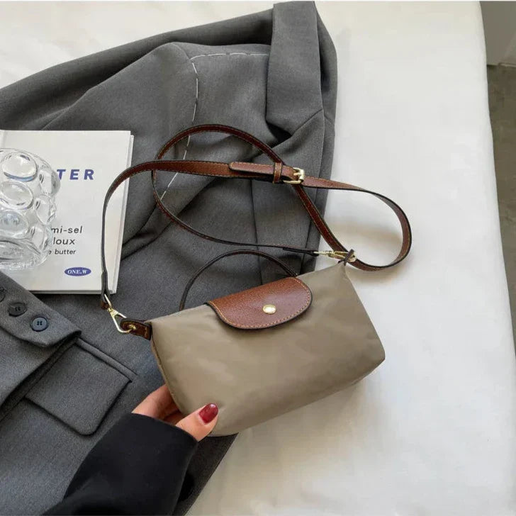 Sofia | Lyxig Tygväska – Tidlös Design och Rymlig Funktionalitet 7