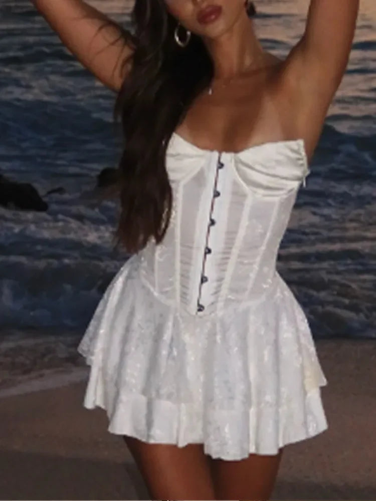 Xylina | Chic Svart Miniklänning – Axelmidja För Alla Tillfällen 6