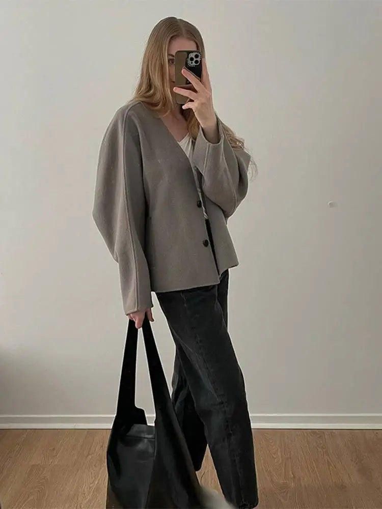 Amethyst | Elegant Långärmad Kappa med Fickor – Mysig Design 7