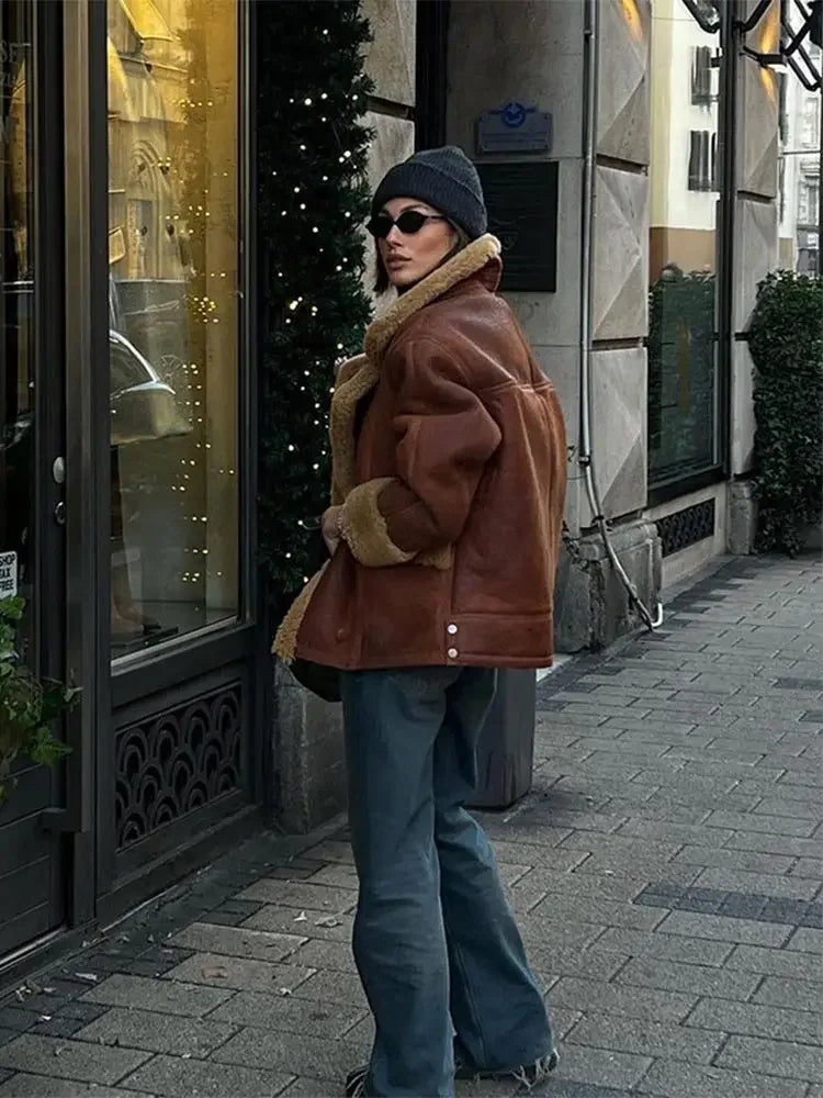 Criselle | Trendig Lapeljacka – Unik Design För Avslappnade Tillfällen 6