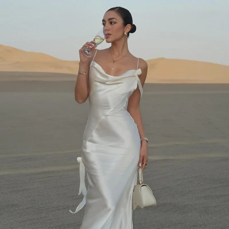 Ula | Elegant Klänning Dam – Rygglös Design För Festklänningar 7