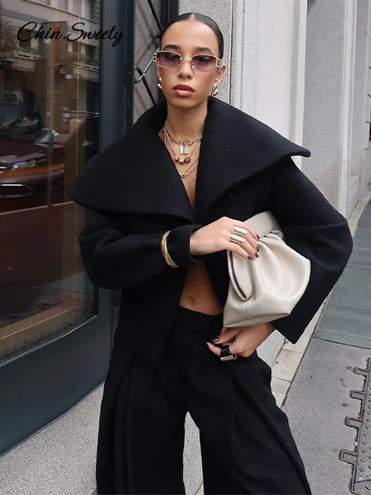 Carmina | Trendig Skördrock – Överdimensionerad Lapelkrage För En Unik Look 2