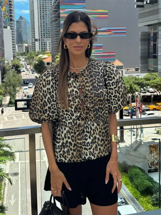 Sharon | Djärv Leopardtryck Snörningskjorta För Mångsidig Stil 1