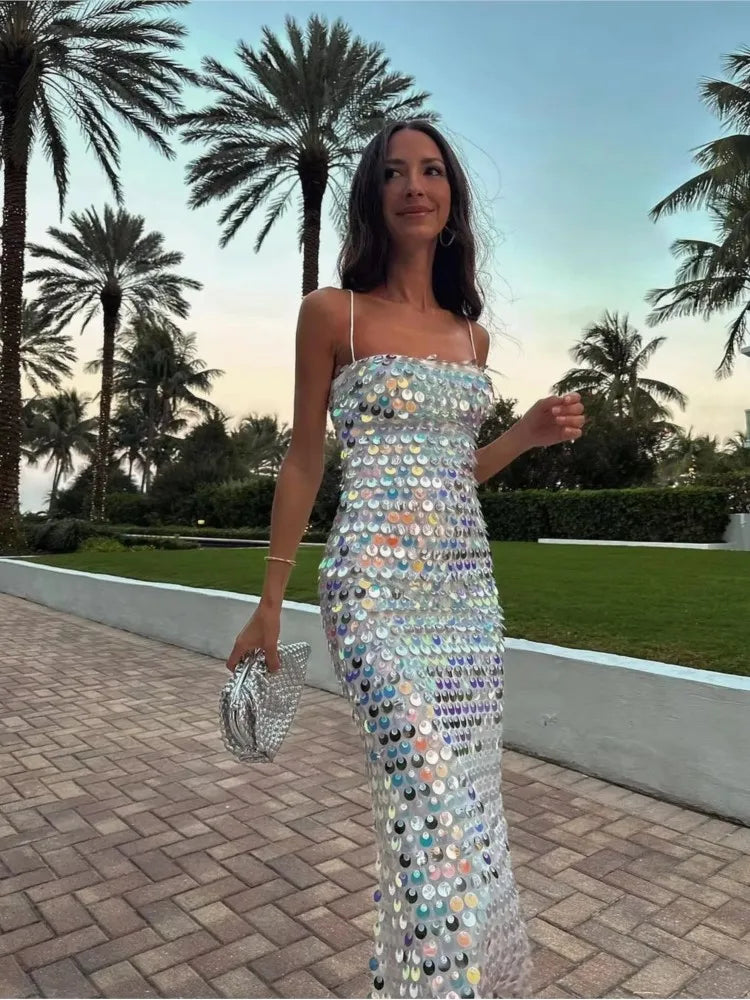 Zenobia | Glittrande Boho Rygglös Klänning – För Eleganta Tillfällen 5