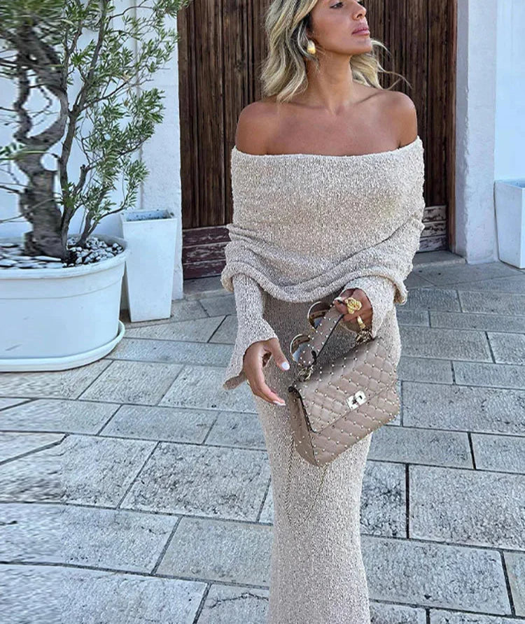 Katarina | Elegant Off the Shoulder Maxiklänning Dam – Flare Ärmar med Intrikata Hål 1