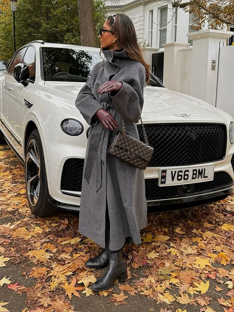 Anabelle | Elegant Ullöverrock – Modern Snörningsdetalj För Stil Och Komfort 3