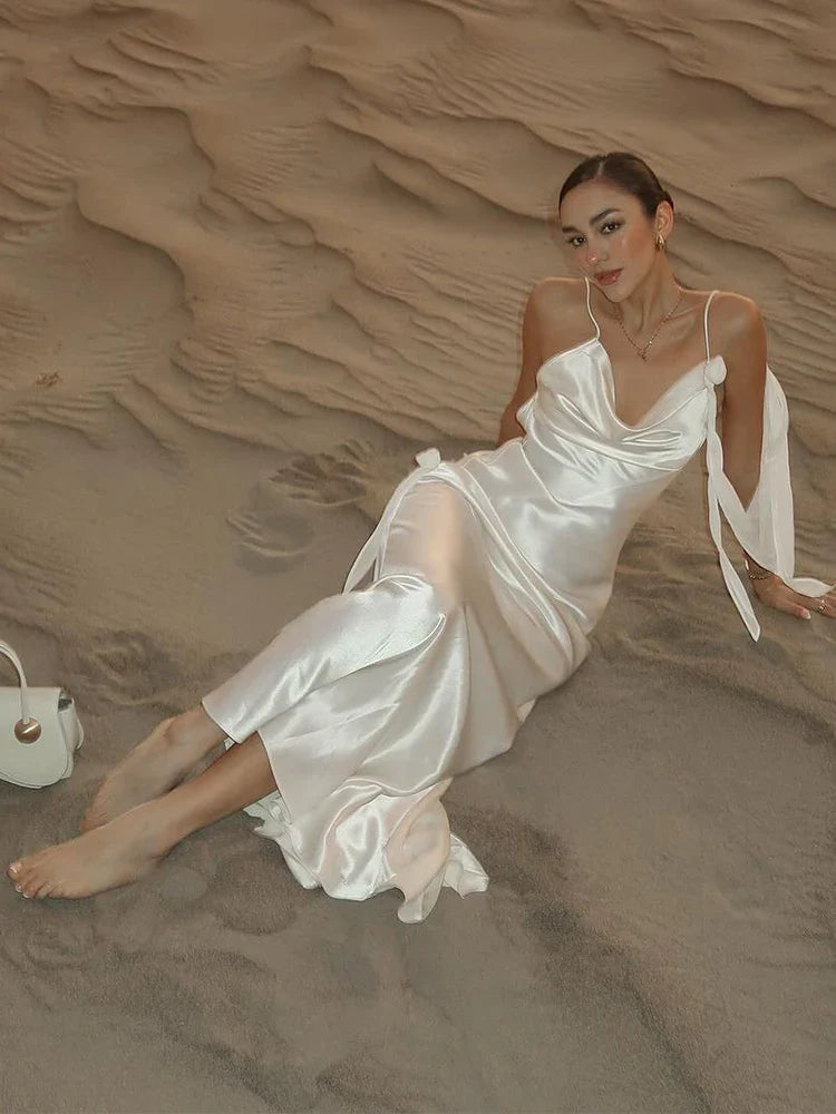 Nia | Elegant Slinglång Damklänning – Satin Snör Upp För Oförglömliga Tillfällen 6