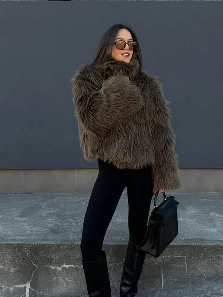 Demetria | Chic Retro Faux Pälsrock – Mjuk Komfort För Vintermånaderna 2