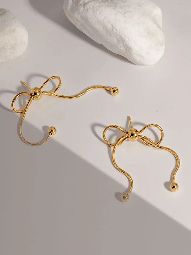 Sabrie | Eleganta Guldörhängen – Tidlös Design för Varje Tillfälle 2