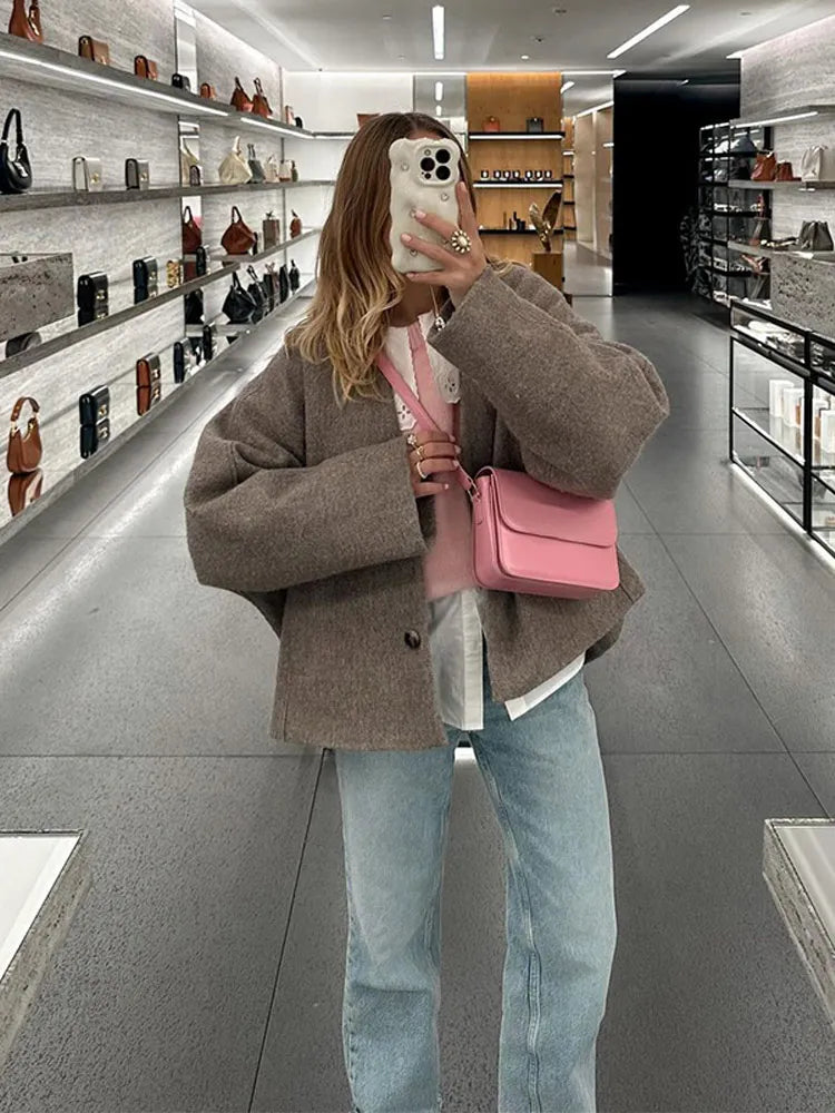 Amethyst | Elegant Långärmad Kappa med Fickor – Mysig Design 5