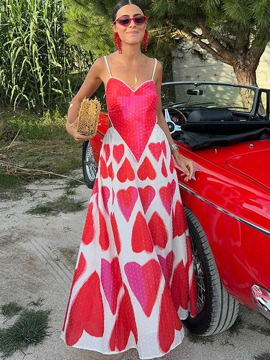 Zelina | Elegant Slingklänning – Romantiskt Kärlekstryck För Sommarevenemang 1