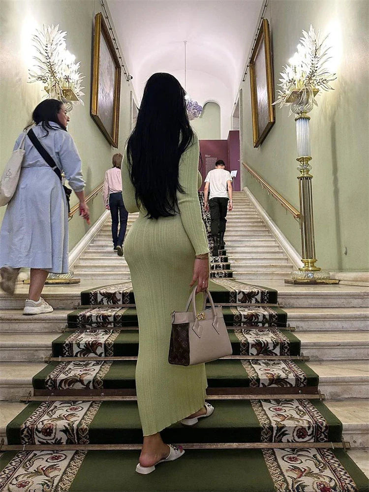 Hillary | Elegant Långärmad Maxiklänning – Smal Passform för Tidlös Stil 2