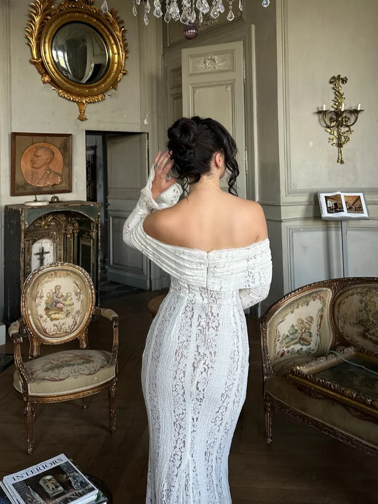 Vala | Sexig Klänning – Spetsdetaljer och Blossade Ärmar för Eleganta Tillfällen 3