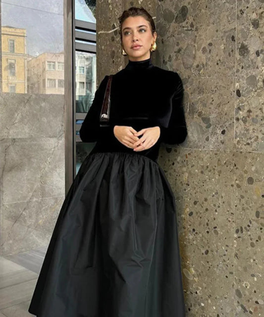 Keziah | Elegant Svart Maxiklänning Dam – Veckad Sammet för Formella Evenemang 1