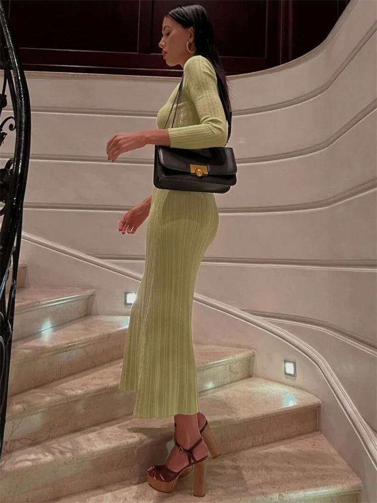 Hillary | Elegant Långärmad Maxiklänning – Smal Passform för Tidlös Stil 8