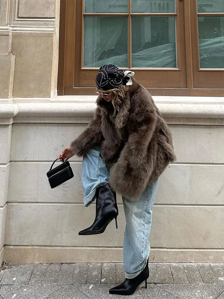 Davina | Chic Kort Faux Pälsrock – Trendig Lapelkrage 6