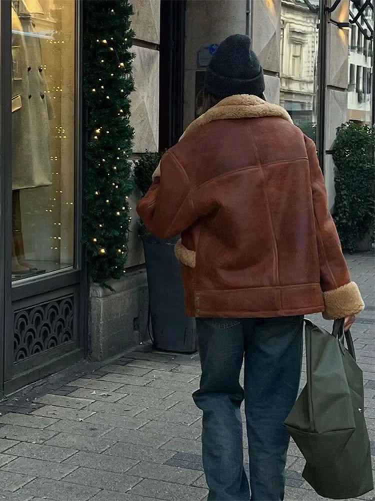 Criselle | Trendig Lapeljacka – Unik Design För Avslappnade Tillfällen 5