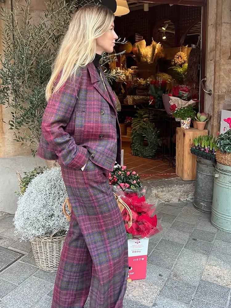 Ava | Elegant Rutiga Kostym Dam – För Stilfulla Och Bekväma Tillfällen 4