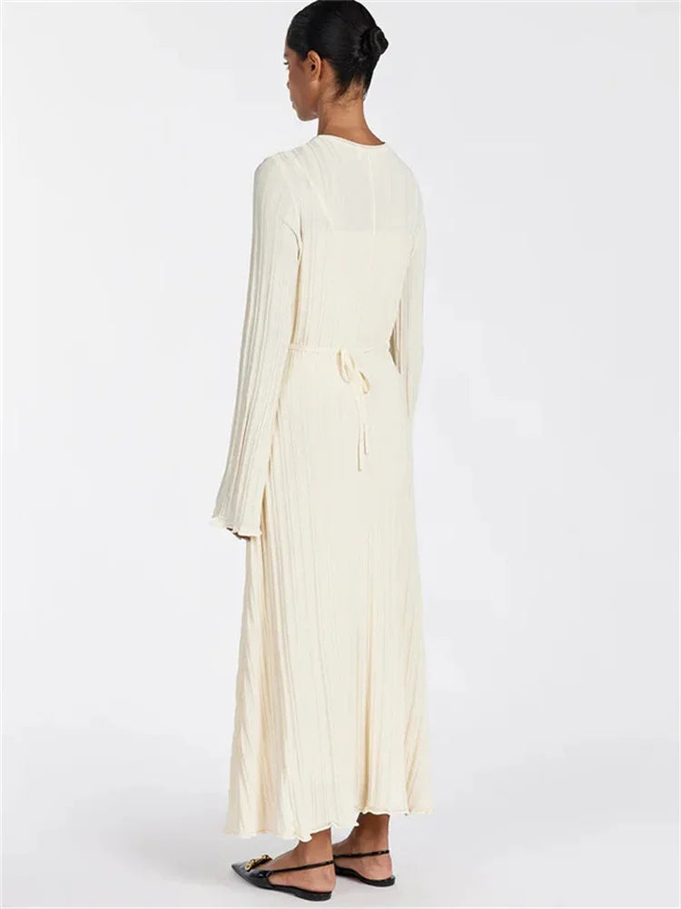 Guinevere | Elegant Svart Långärmad Klänning – För Alla Tillfällen 9