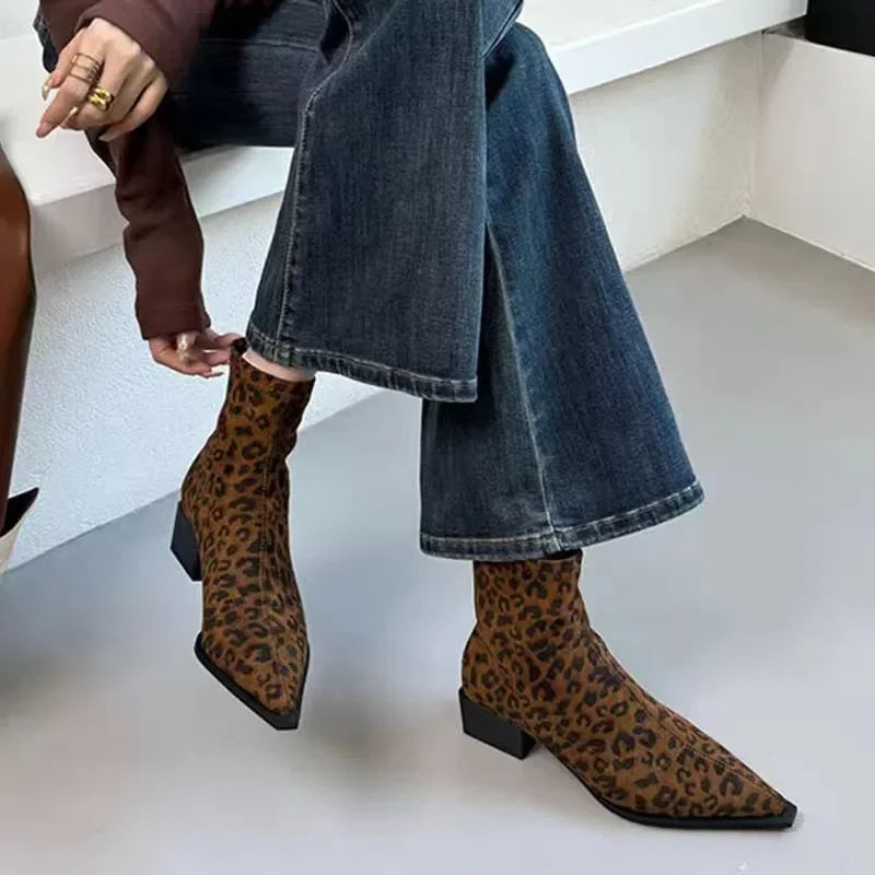 Ulyana | Eleganta Leopardmönstrade Skor – Spetsig Tå För Kontorslooks 1