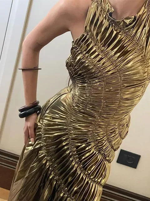 Vedette | Gyllene Maxiklänning Dam – Veckad Design För Eleganta Tillfällen 7