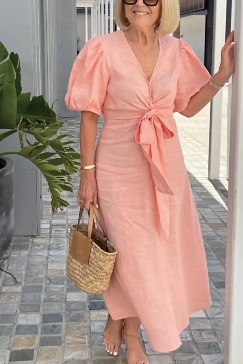 Esther | Vit Klänning Dam – V-Ringning Med Eleganta Spetsdetaljer 2