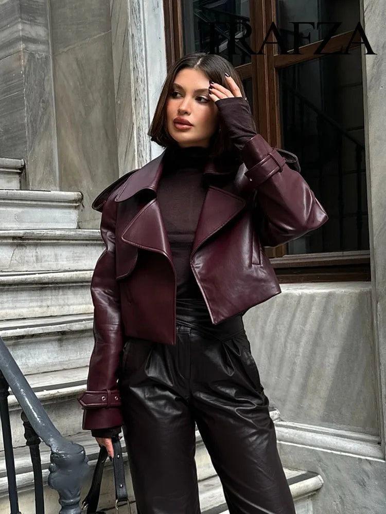 Elodia | Elegant Jacka – Tidlös Design Och Stilren Krage 2