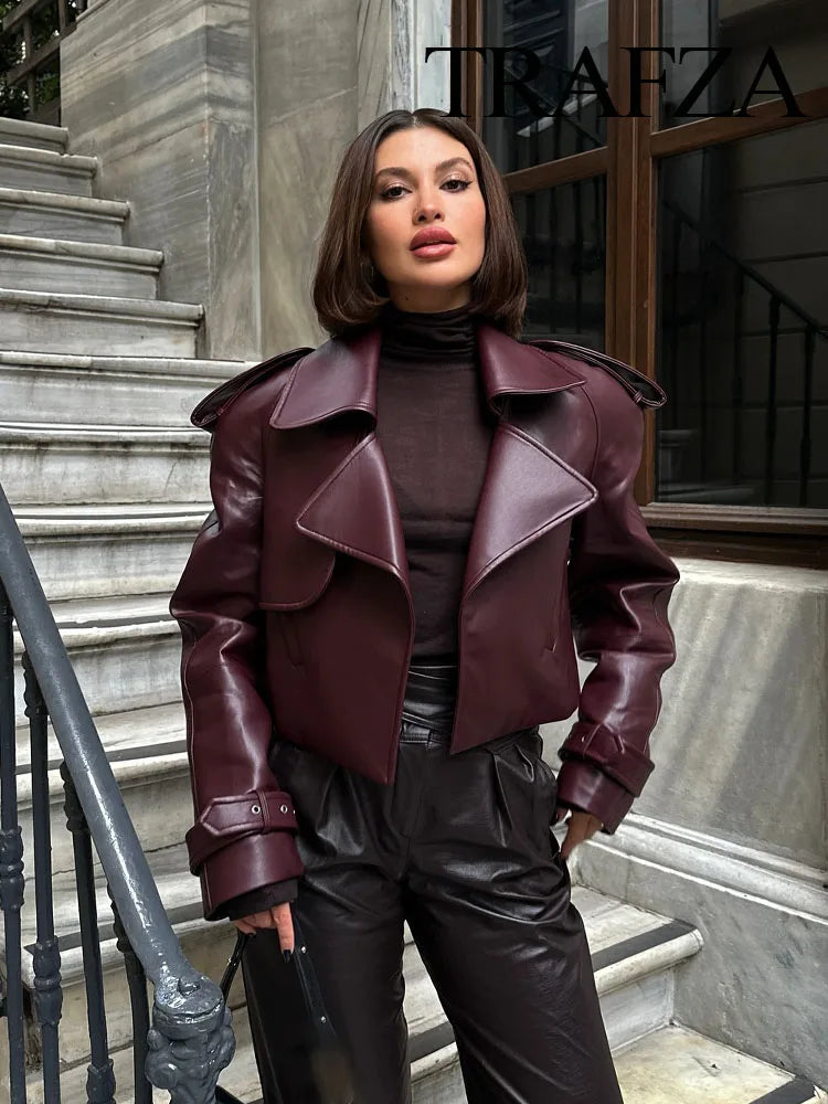 Elodia | Elegant Jacka – Tidlös Design Och Stilren Krage 1