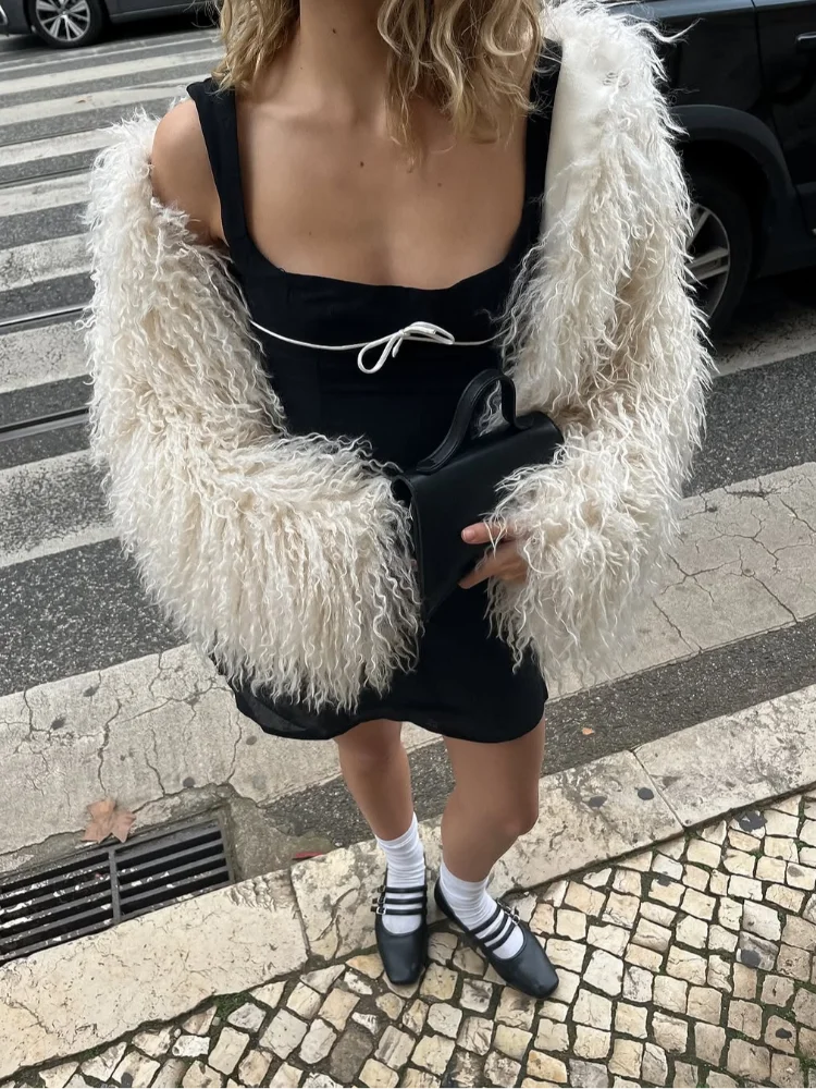 Carolina | Kort Kappa Dam – Mjuk Faux Päls för Stil och Komfort 5