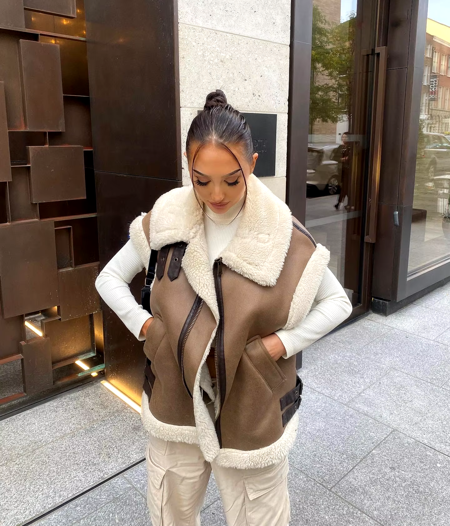 Fatima | Elegant Suede Body Warmer – För Stil Och Komfort 4