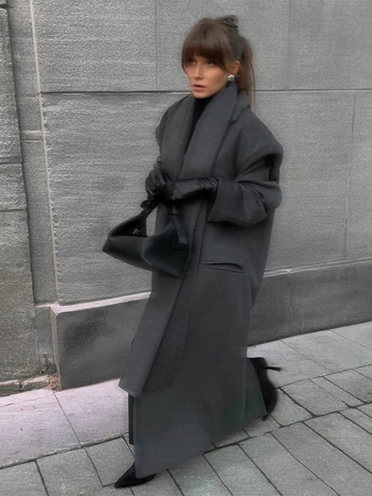 Raquel | Tidlös Grå Kappa – Retro Design För Eleganta Tillfällen 6