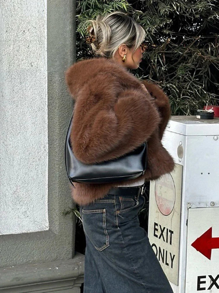 Christina | Elegant Faux Pälsrock – Vändbar Krage För Stil Och Komfort 7