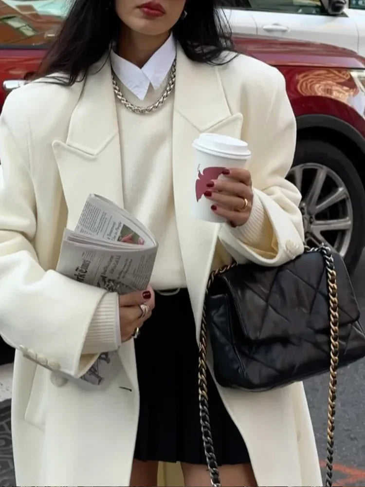 Azie | Elegant Vit Överrock – Avkopplande Krage För Kalla Dagar 5