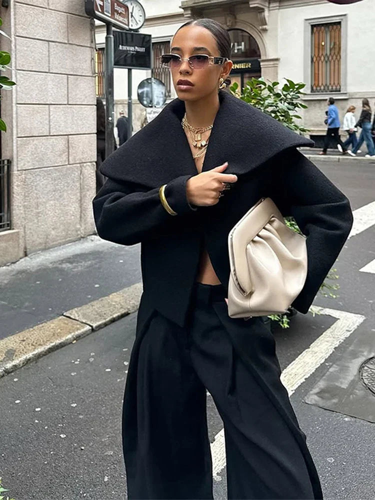 Carmina | Trendig Skördrock – Överdimensionerad Lapelkrage För En Unik Look 3