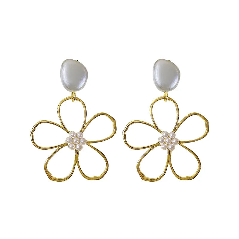 Beasy | Eleganta Pärlörhängen – Blommönster För Varje Tillfälle 5