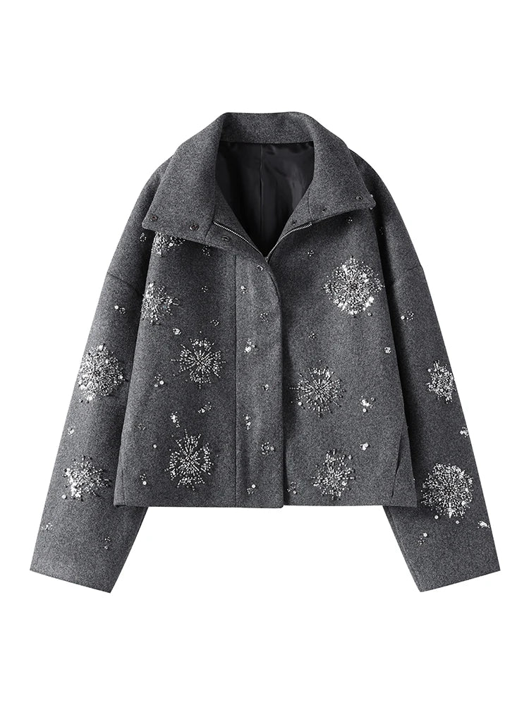 Gavrielle | Lyxig Kappa – Eleganta Pärldetaljer För Imponerande Look 3