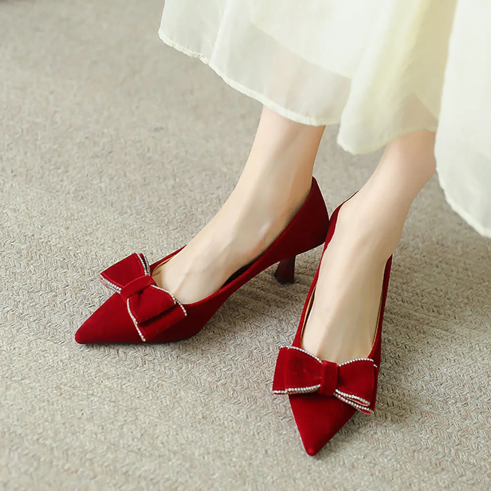 Dahlia | Eleganta Höga Klackar – Fjärilsknöt För Varje Tillfälle 1