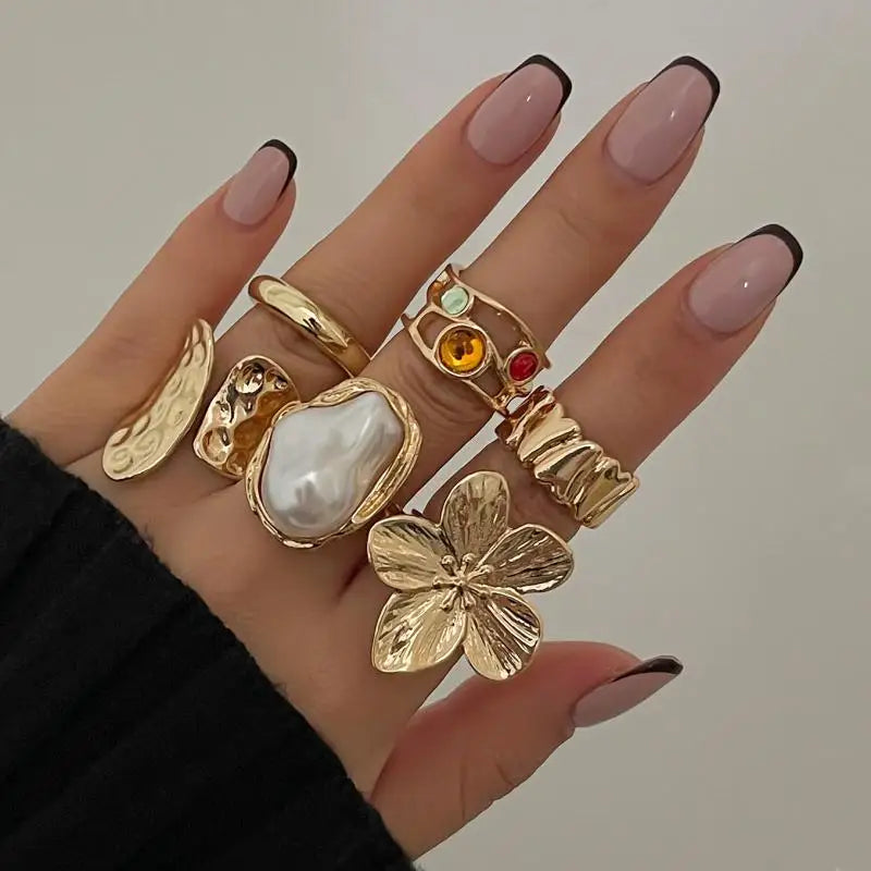 Bridgid | Elegant Blommig Ring – Kristaller Och Pärlor 1
