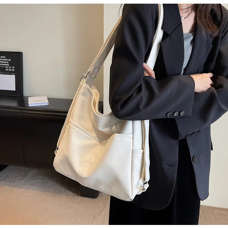 Karen | Konvertibel Axelväska Dam – Veganskt Läder med Justerbara Remmar 14