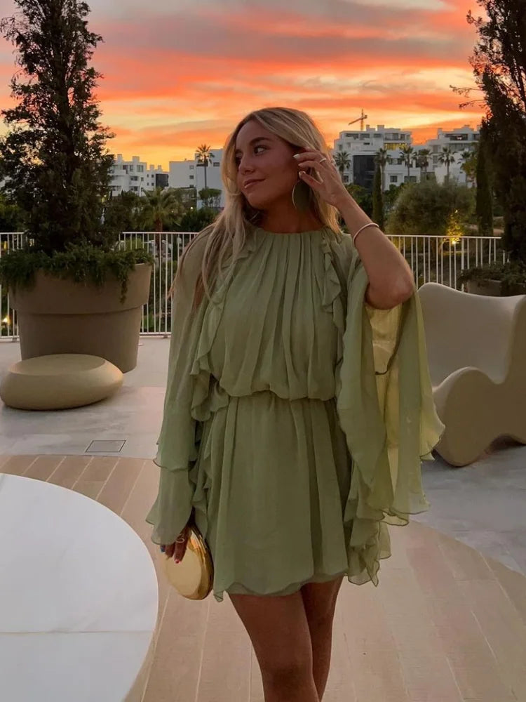 Solene | Lekfull Grön Rufsad Miniklänning – För Alla Tillfällen 6