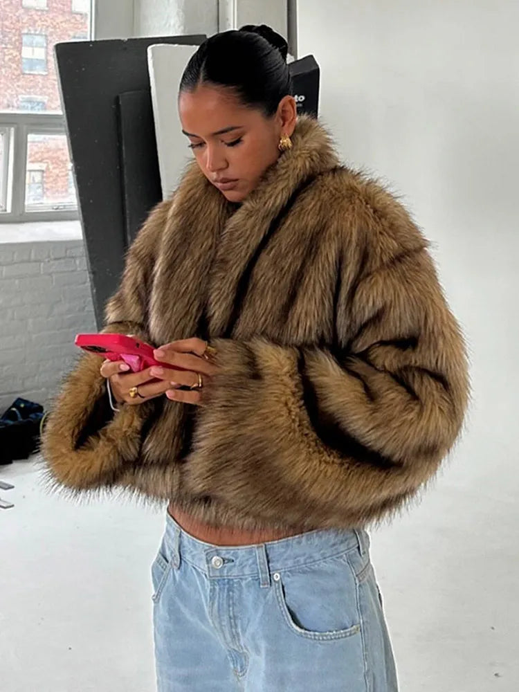 Cath | Lyxig Fuskpälsrock – Elegant Vinterlook och Komfort 6
